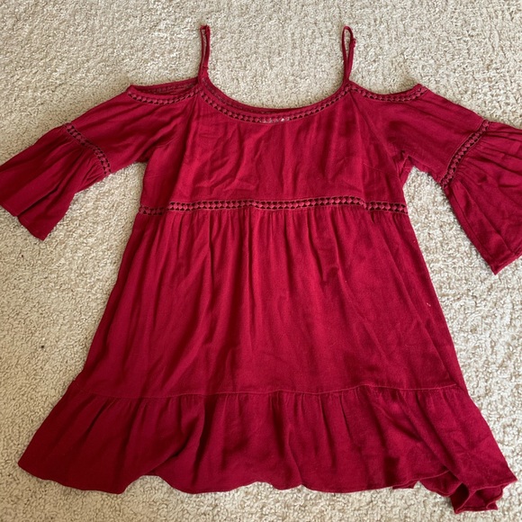 Burgundy cutout peasant top - Picture 2 of 7